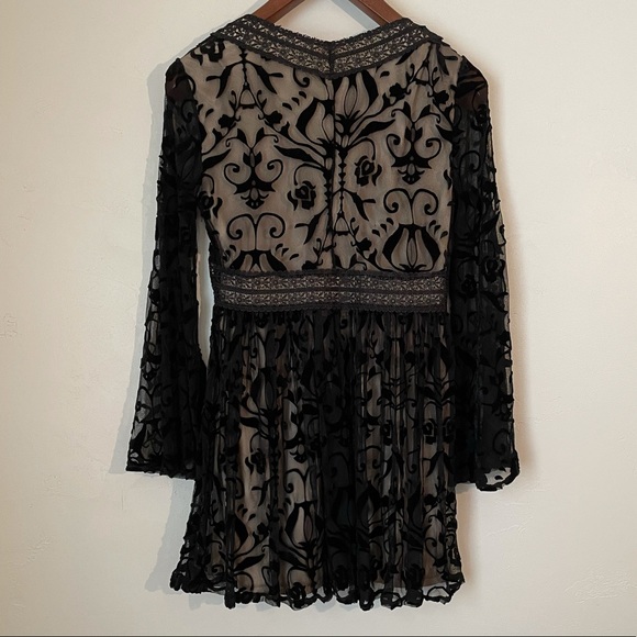 Black Altar’d State Dress w/ Sleeves - Picture 4 of 6